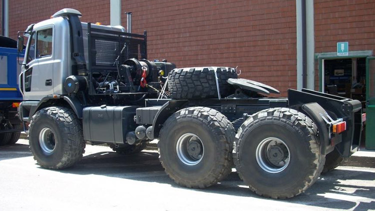 HD8 3